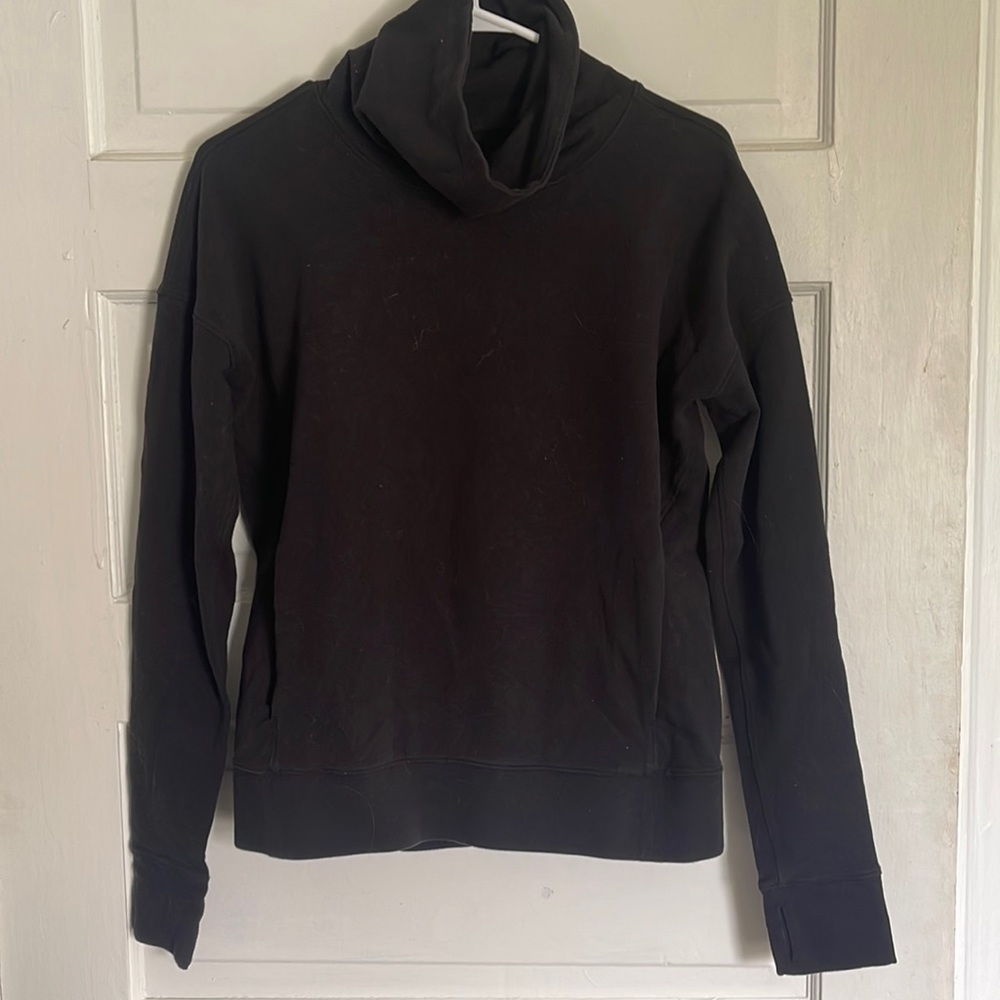 Lululemon Turtle neck sweatshirt